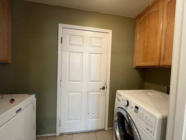 Building Photo - Country Living, in San Luis Obispo's Hidden Treasure - Santa Margarita