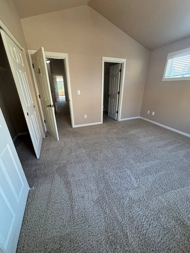 Building Photo - 1408 NE Redspire Ln