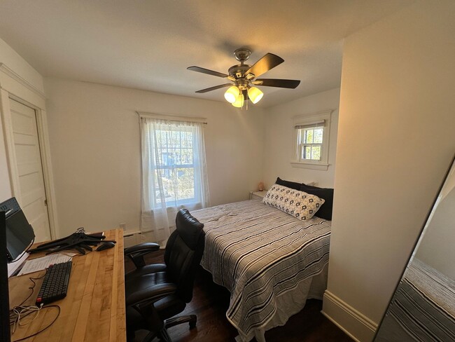 Building Photo - Spacious 3-Bedroom with Luxury Upgrades!!
