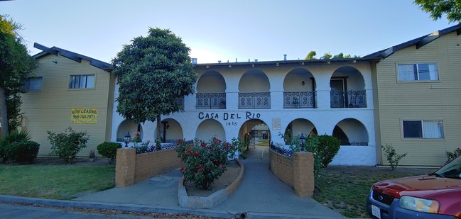 Primary Photo - Casa Del Rio