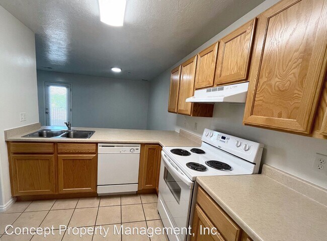 Building Photo - 2 br, 2 bath Apartment - 374 East 5450 Sou...