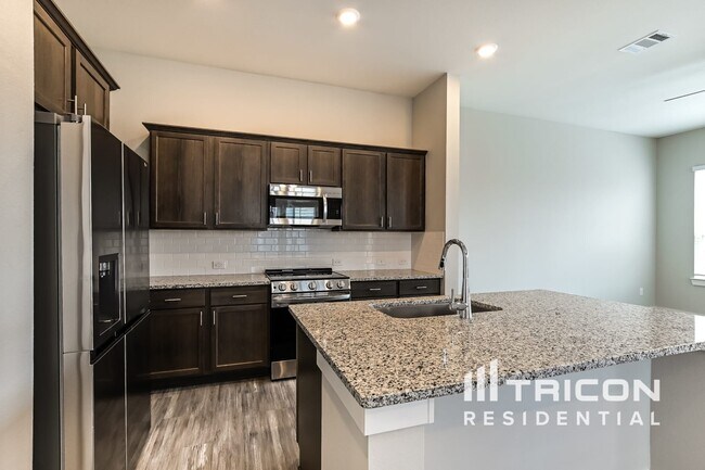 Building Photo - 22813 Terrazzo Dr