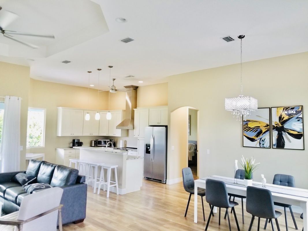 Building Photo - 257 Manor Rd