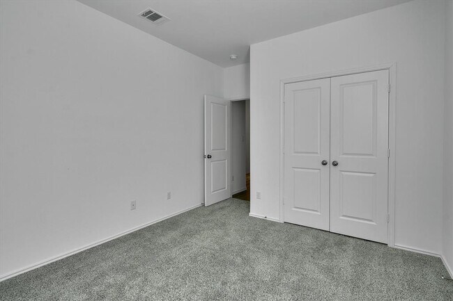 Building Photo - 1621 Brueggerhoff Rd