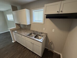 Building Photo - 2086 Hubert Ave