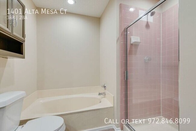 Building Photo - 1401 Alta Mesa Ct