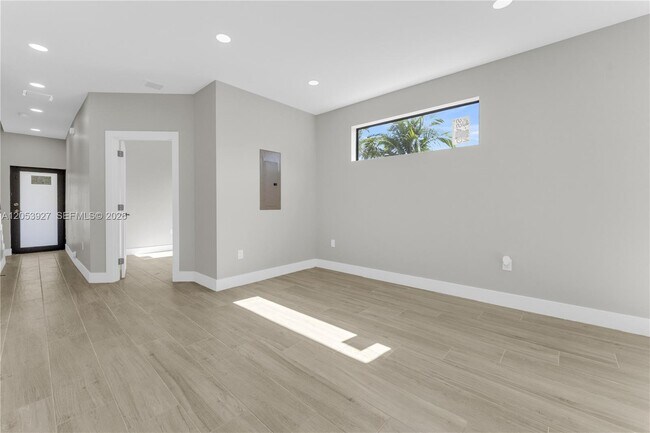 Building Photo - 1818 NW 49th St
