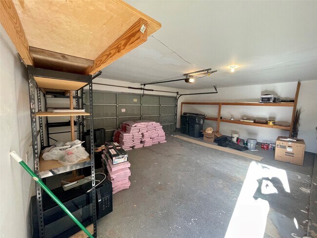 Building Photo - 3034 Mosby Dr