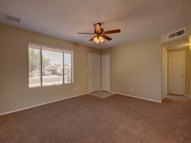 Building Photo - 651 E Glade Ave