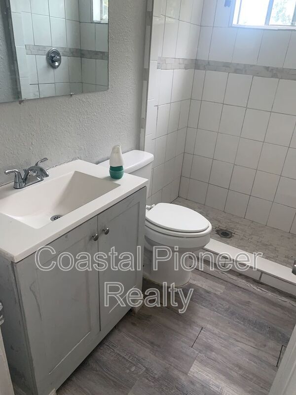Building Photo - 6531 Bandura Ave