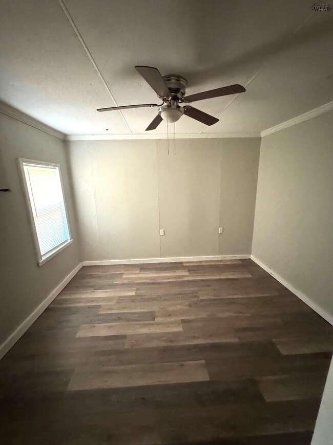 Building Photo - 1422 Tanbark Rd