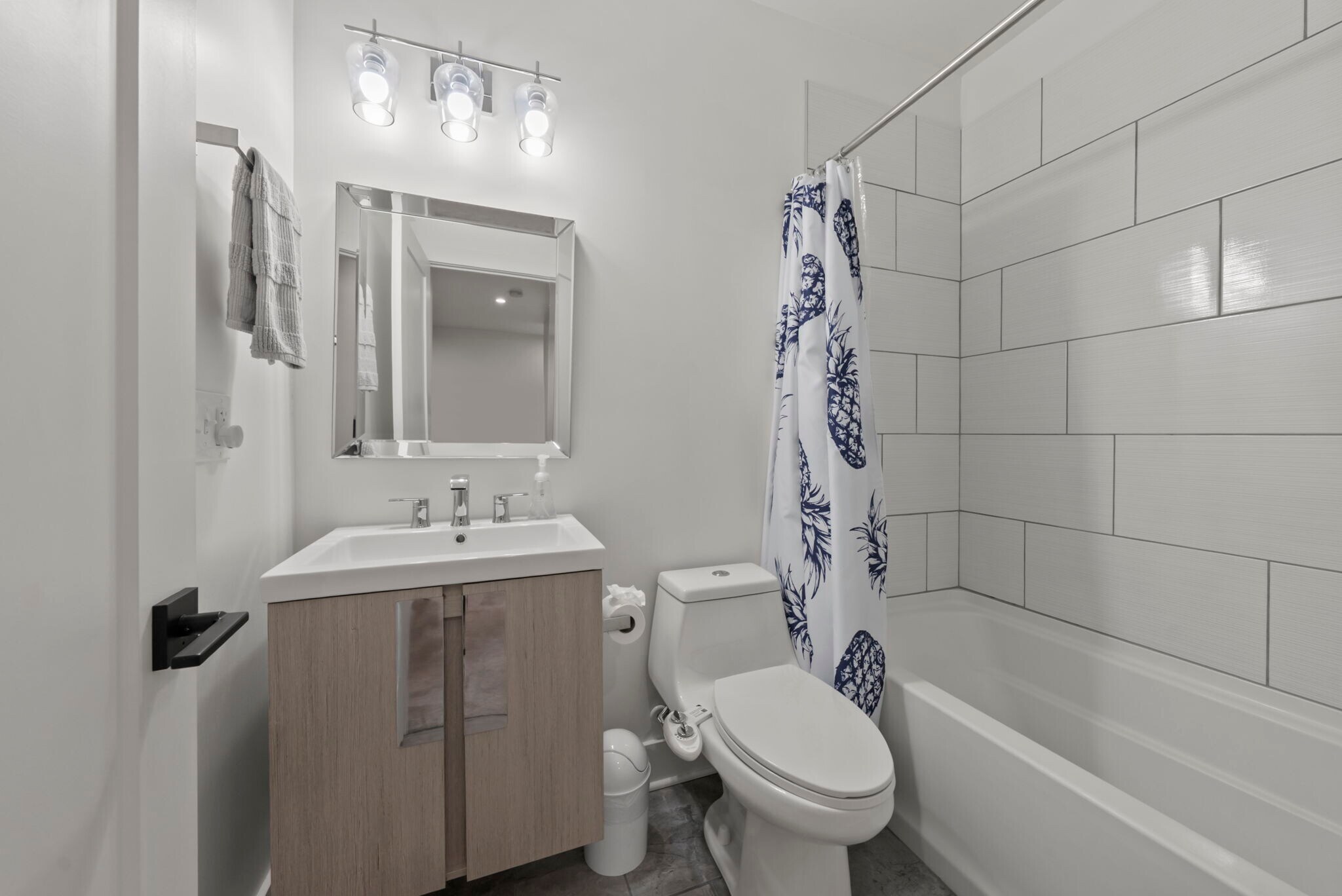 Building Photo - 1205 Hamlet St