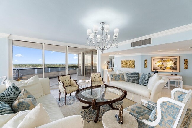 Building Photo - 100 Lakeshore Dr