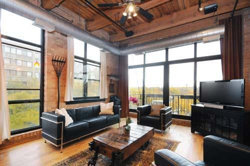 Building Photo - 1250 W Van Buren St