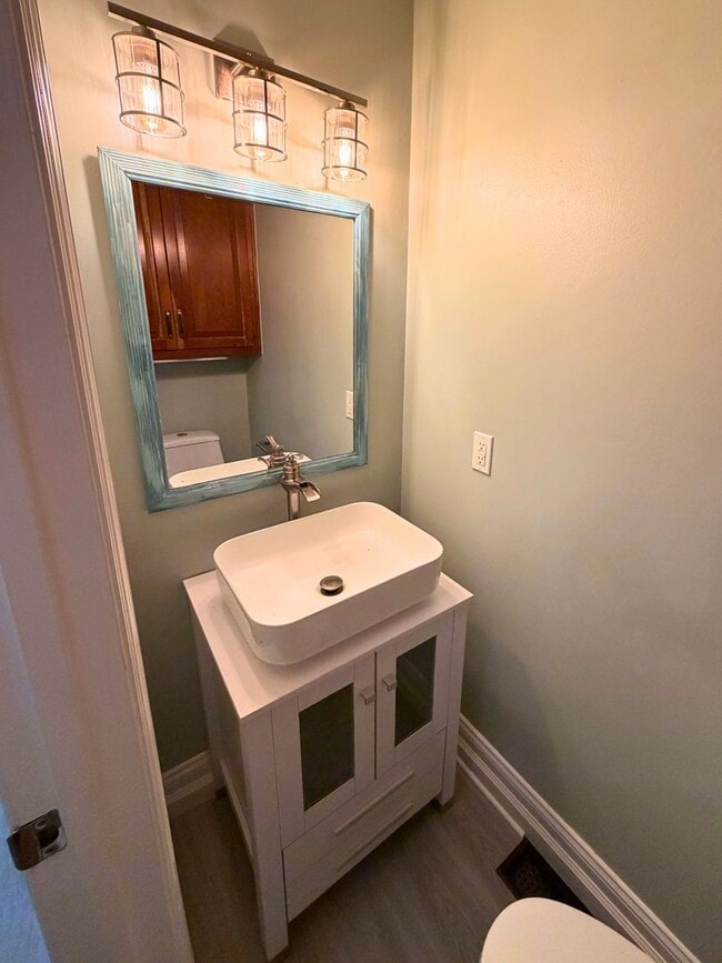 Building Photo - Spacious 4 Bedroom, 2.5 Bath Home with Stunning Marsh Views