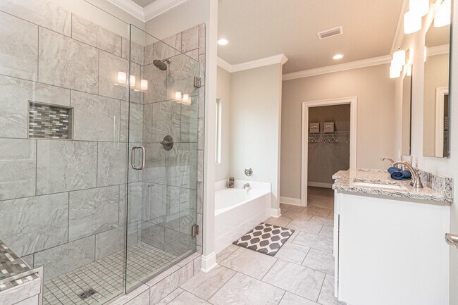 Building Photo - 9209 Ridge Rd