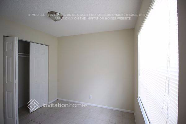 Building Photo - 8121 NW 44th Ct