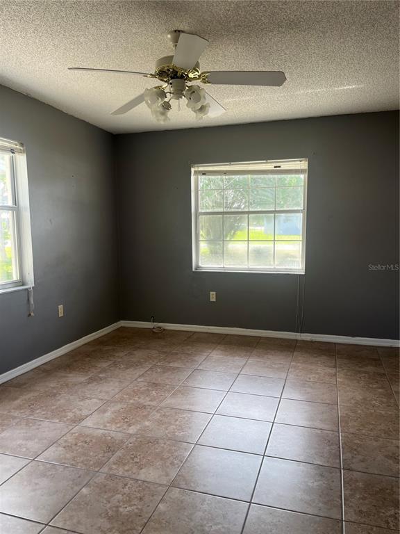 Building Photo - 1585 Triangle Dr