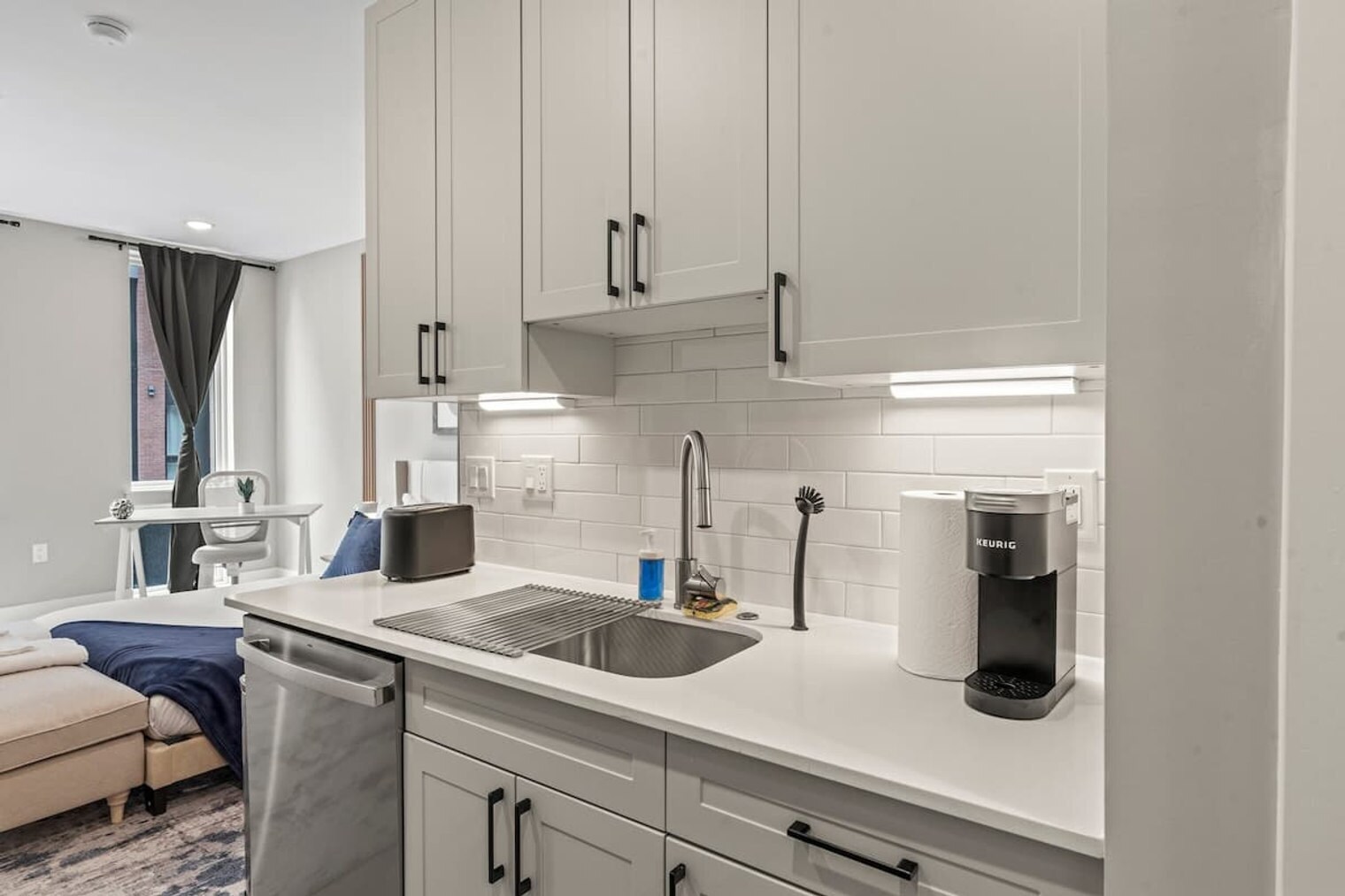 Building Photo - 916 N Delaware Ave