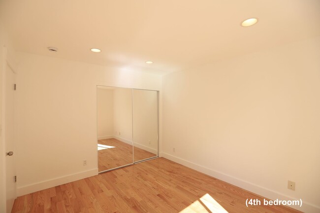 Building Photo - Bayview: Modern Townhome 4 bedroom 2 1/2 B...