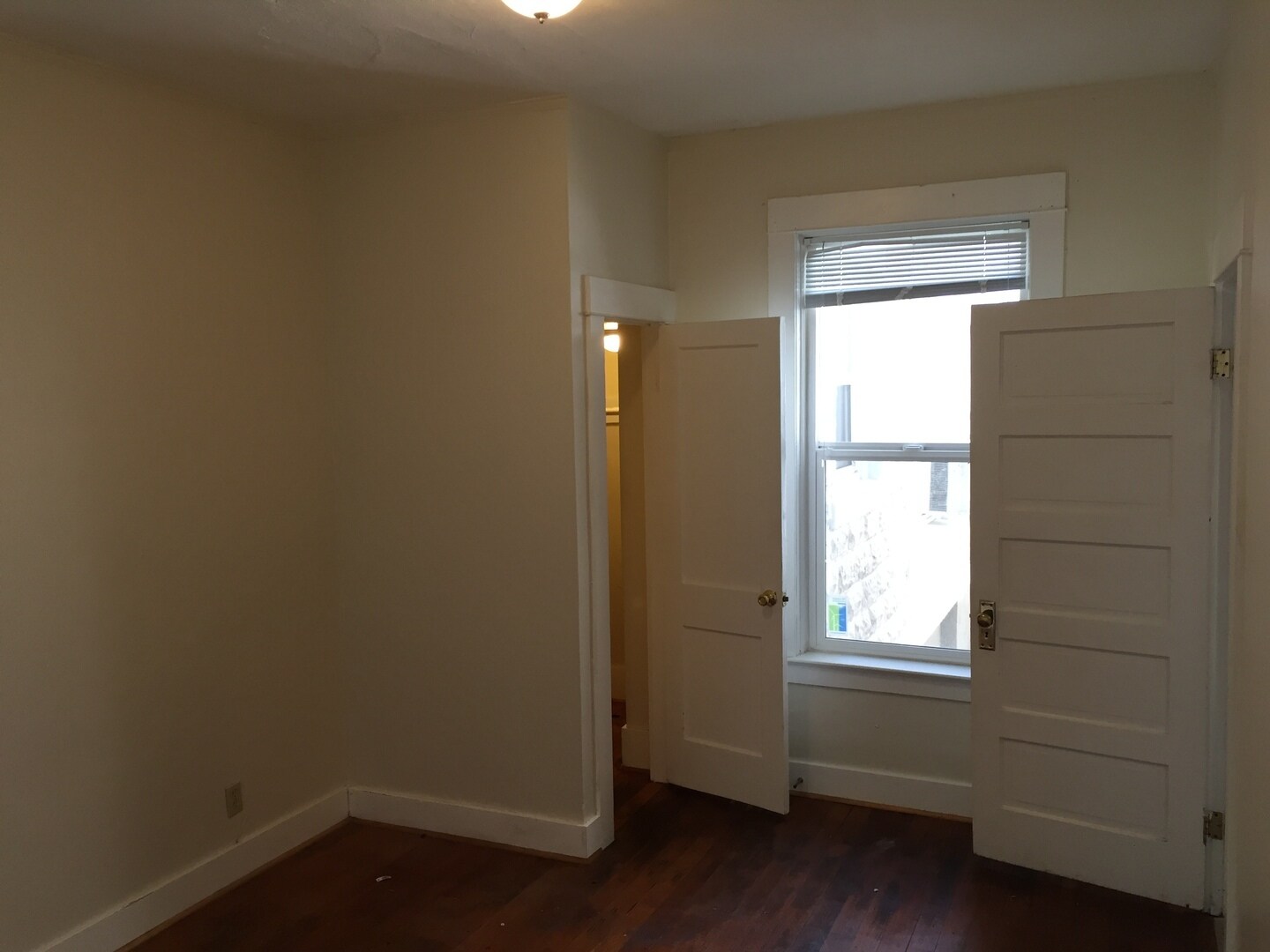 Building Photo - 8007-8015-8015 N Denver Ave