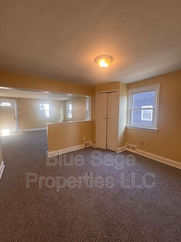 Building Photo - 1024 Broad St