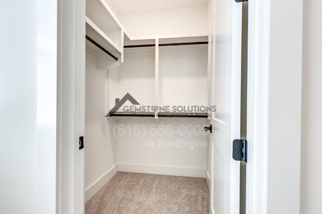 Building Photo - 669 Westboro Dr