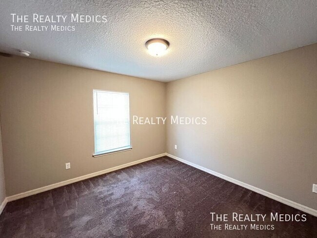 Building Photo - 36 Malauka Run Dr