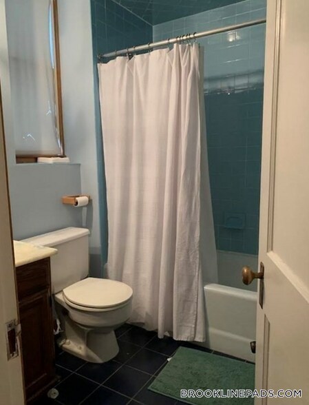 Building Photo - 96 Winthrop Rd