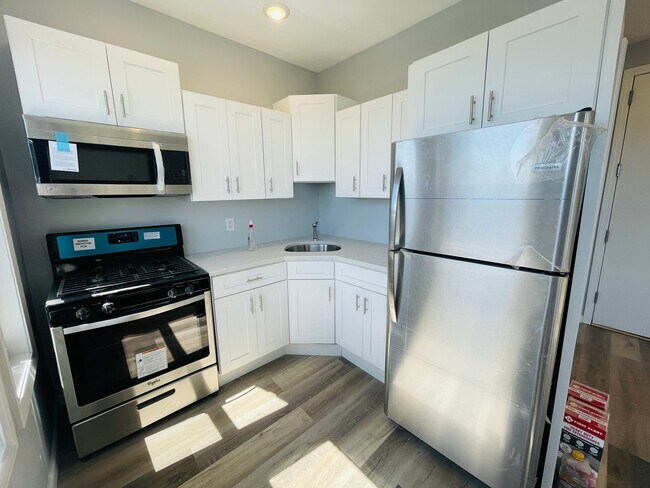 Interior Photo - 421 Central