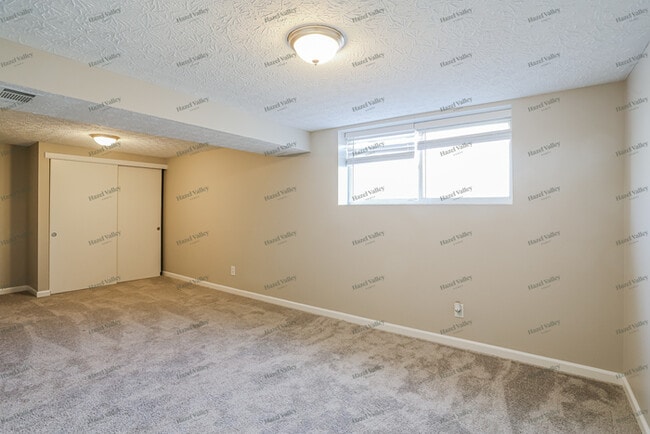 Building Photo - 4657 Arnold Ave