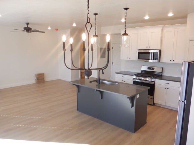 Building Photo - 3 Bed - 2.5 Bath, Newer Construction, Larg...