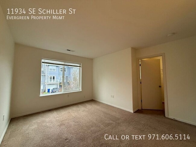 Building Photo - 11934 SE Schiller St