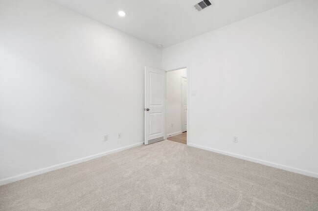 Building Photo - 30342 Centipede Grv Ln