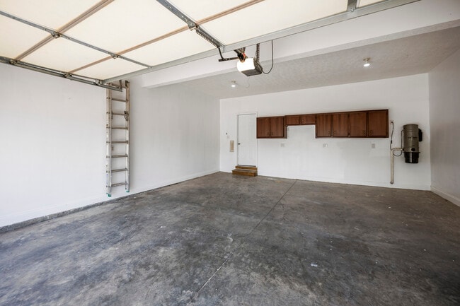 Building Photo - 393 Hays Blvd