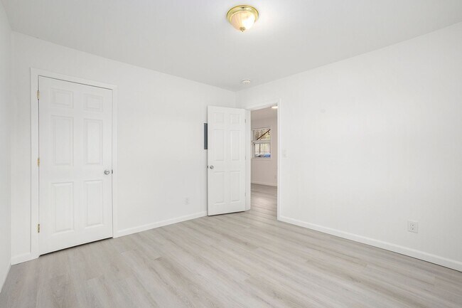 Building Photo - 1712 Stanton St - 2 bedroom | 1 bath | Low...