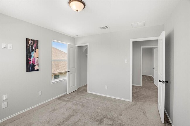 Building Photo - 117 W Point Way