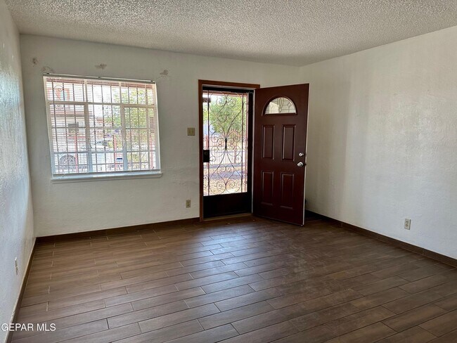 Building Photo - 5205 Flower Dr