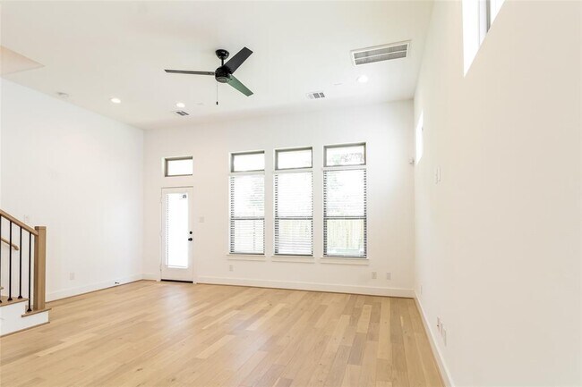 Building Photo - 3052 Truxillo St