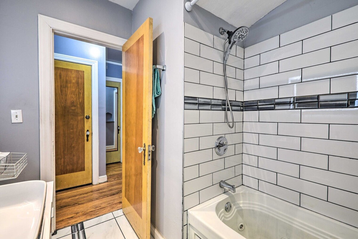 Building Photo - 10431 S Eberhart Ave