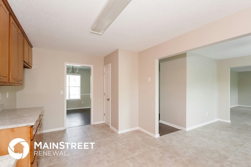 Building Photo - 5934 Colonnade Dr