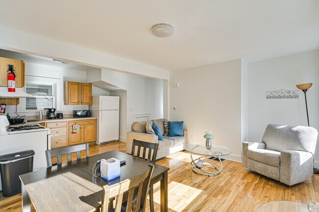 Building Photo - 139-141-141 Putnam Ave