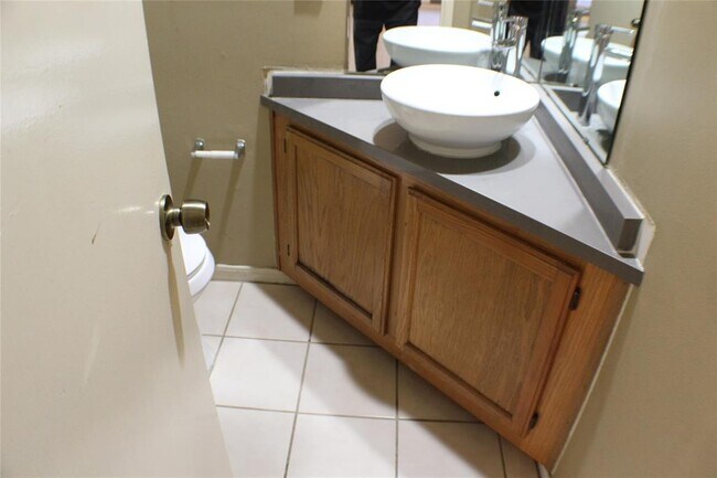 Building Photo - 7342 Regency Square Ct