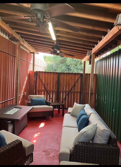 Building Photo - 21 B Del Mar Ave