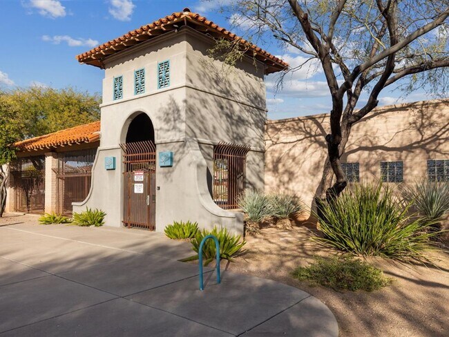 Building Photo - Double the splash- Private Gated Pool & Amenities-The best of both worlds!