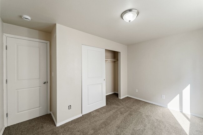 Building Photo - MOVE-IN SPECIAL! $500 plus Security Deposi...
