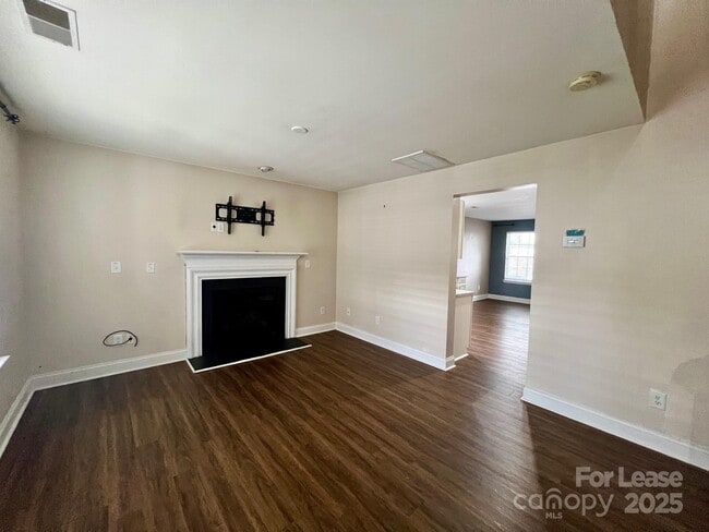 Building Photo - 520 Jakes Ridge Ln