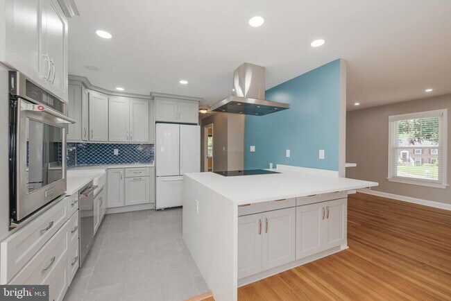 Building Photo - 5002 Talbois Pl