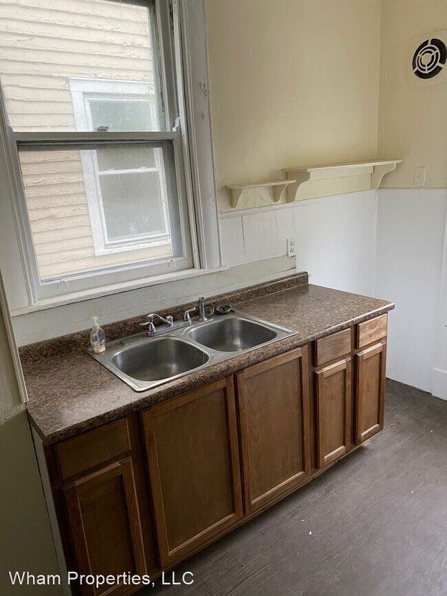 Building Photo - 4 br, 1 bath House - 3634 Trimble