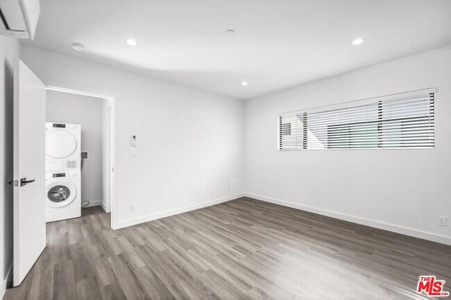 Building Photo - 1264 9th St